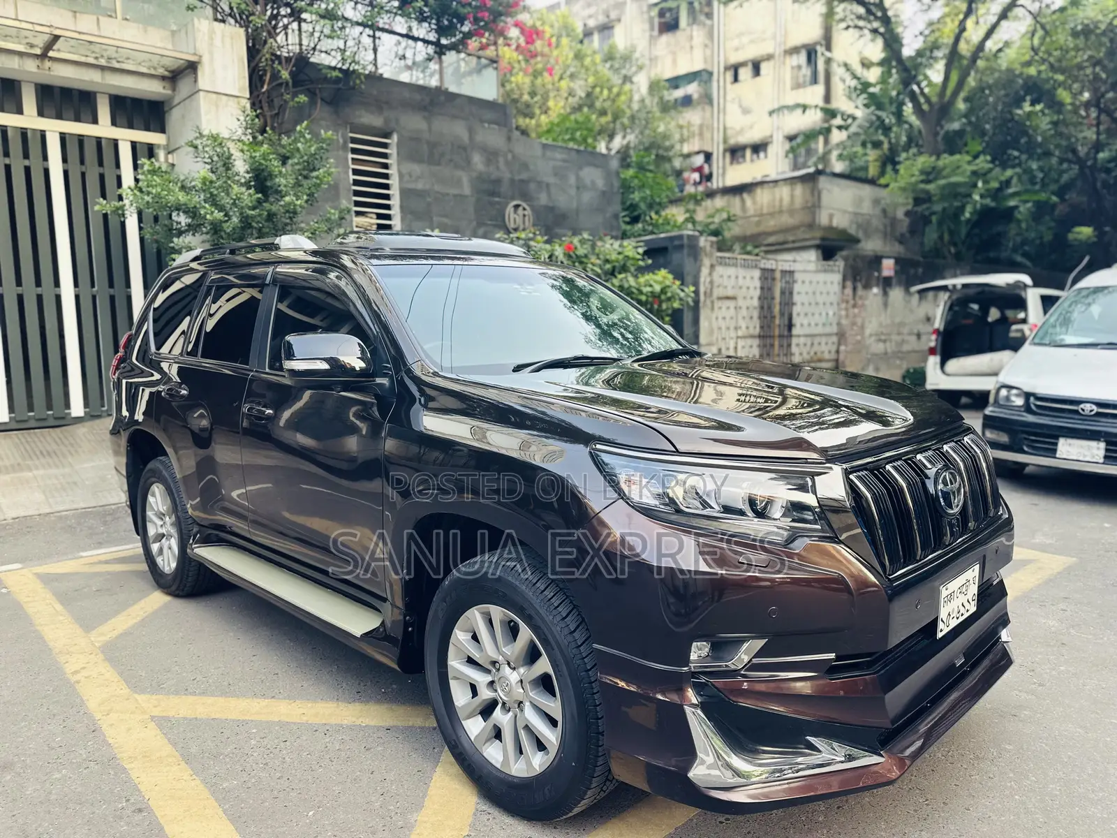 Toyota Land Cruiser Prado 2017 Brown