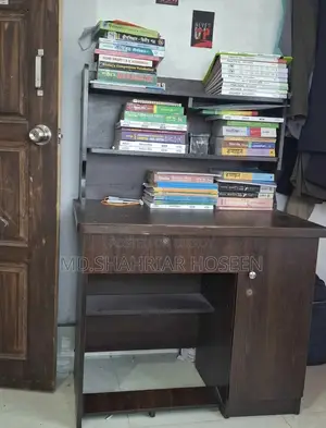 টেবিলটি বিক্রি করা হবে
