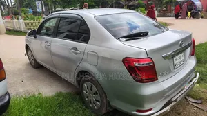 টয়োটা এক্সিও ২০১৫ সিলভার