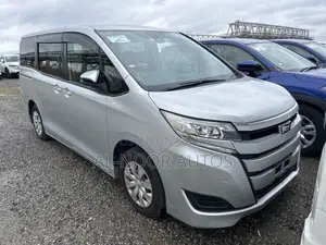 Toyota Noah 2021 Silver