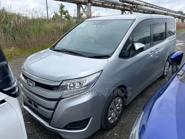 Toyota Noah 2021 Silver