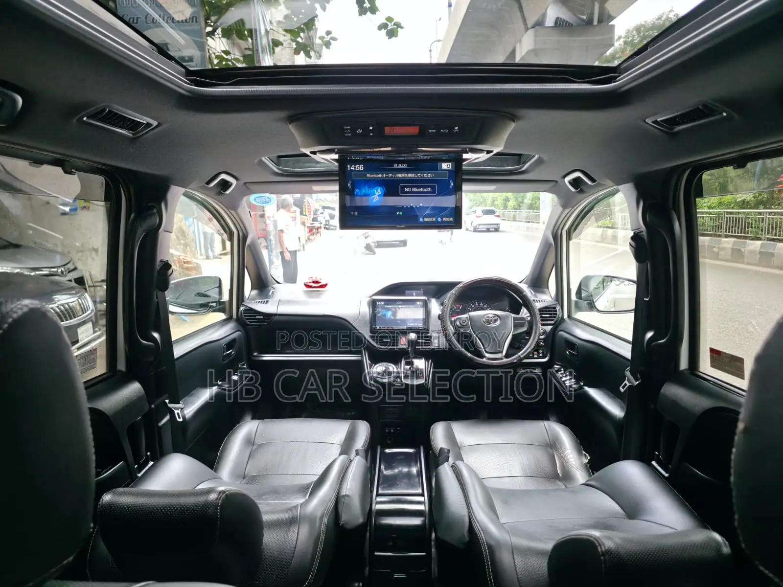 Toyota Noah 2.0 All-Wheel Drive (8 Seater) 2018 Pearl