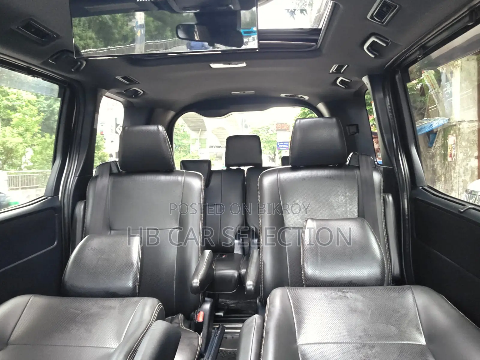 Toyota Noah 2.0 All-Wheel Drive (8 Seater) 2018 Pearl