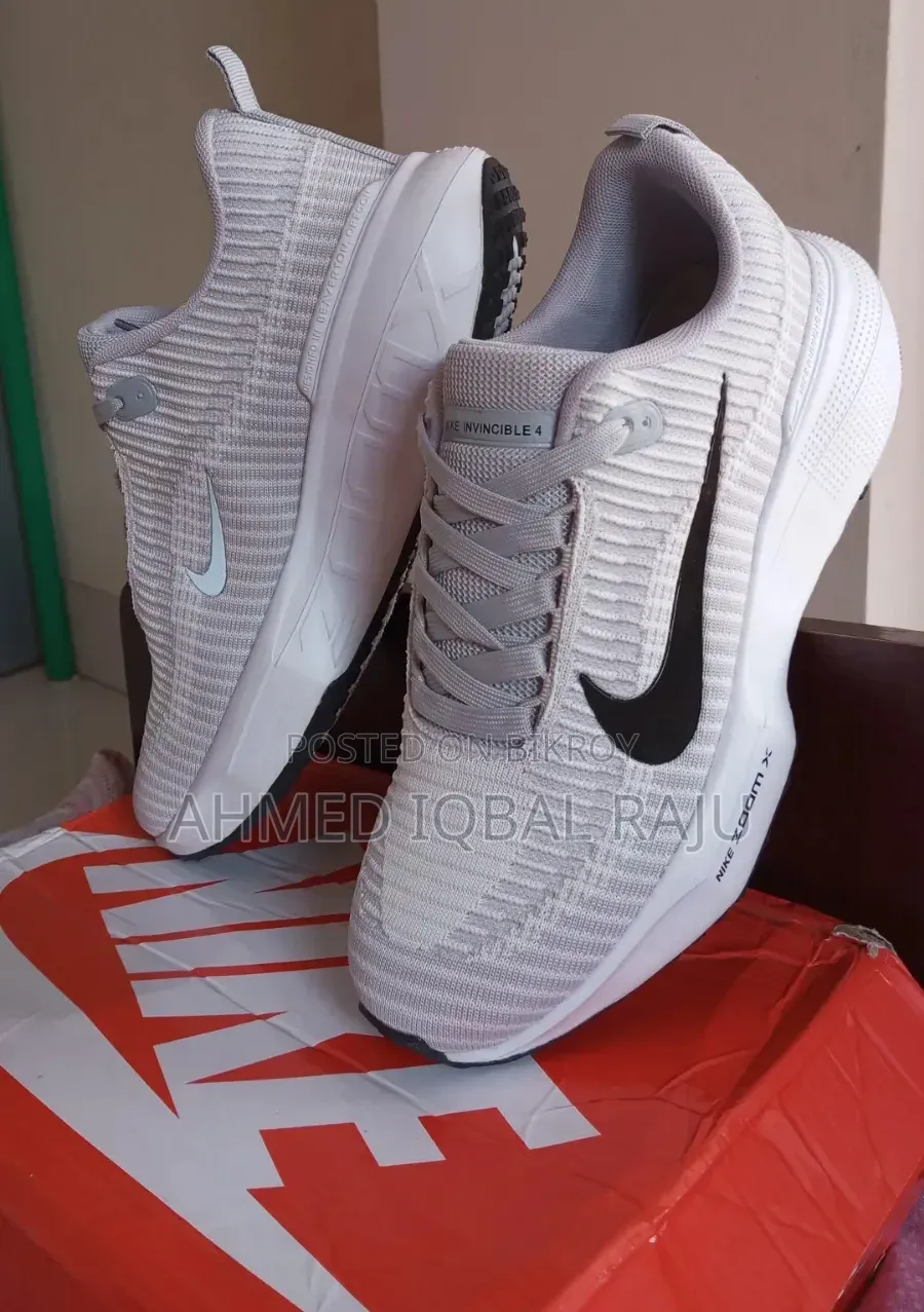 UK Nike Zoom X Invincible 4