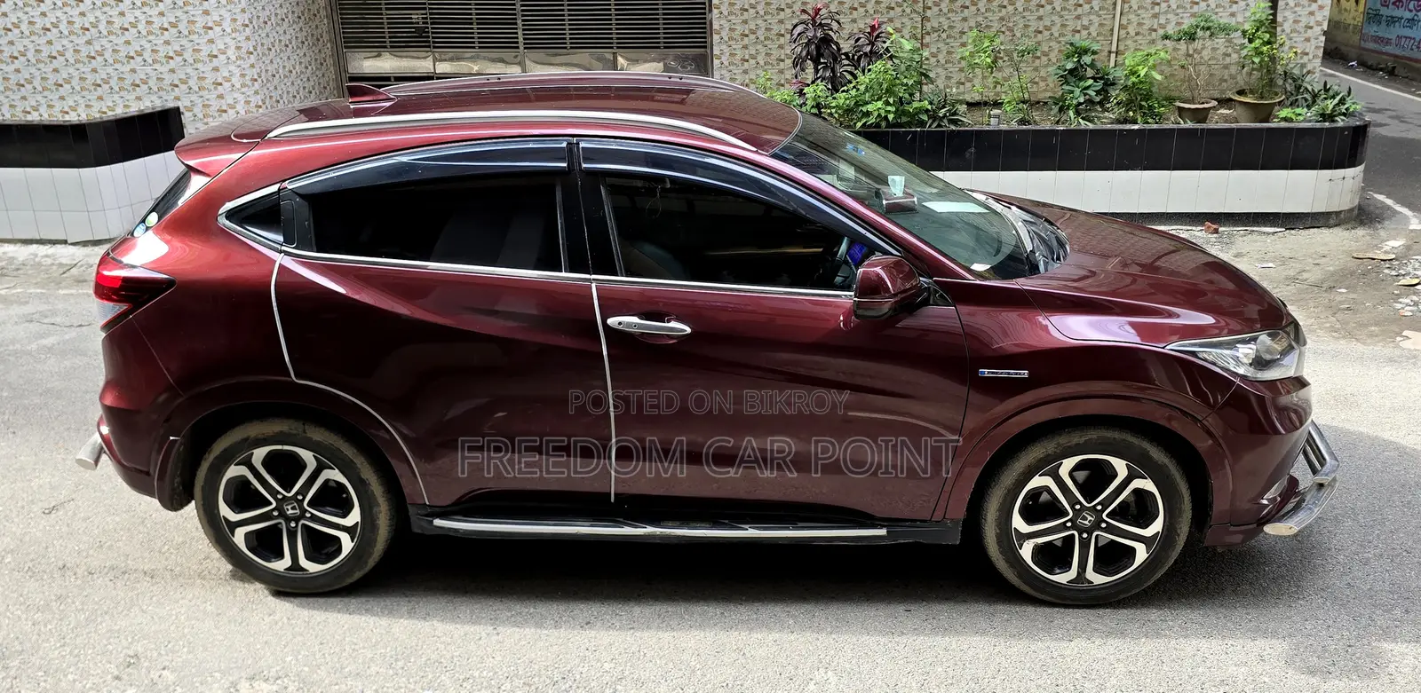 Honda Vezel ১.৫ হাইব্রিড ২-হুইল ড্রাইভ ২০১৪ মেরুন