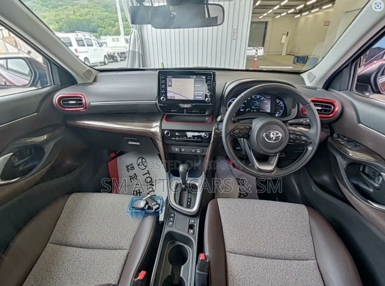 Toyota Yaris Cross 2021 Maroon