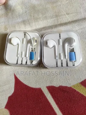Brand New iPhone Earphones.. Made in Saudi Arabia
