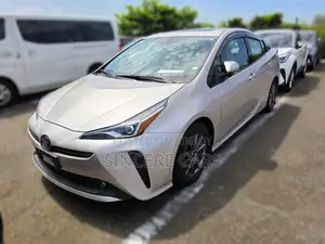 Toyota Prius 2021 Beige
