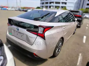 Toyota Prius 2021 Beige