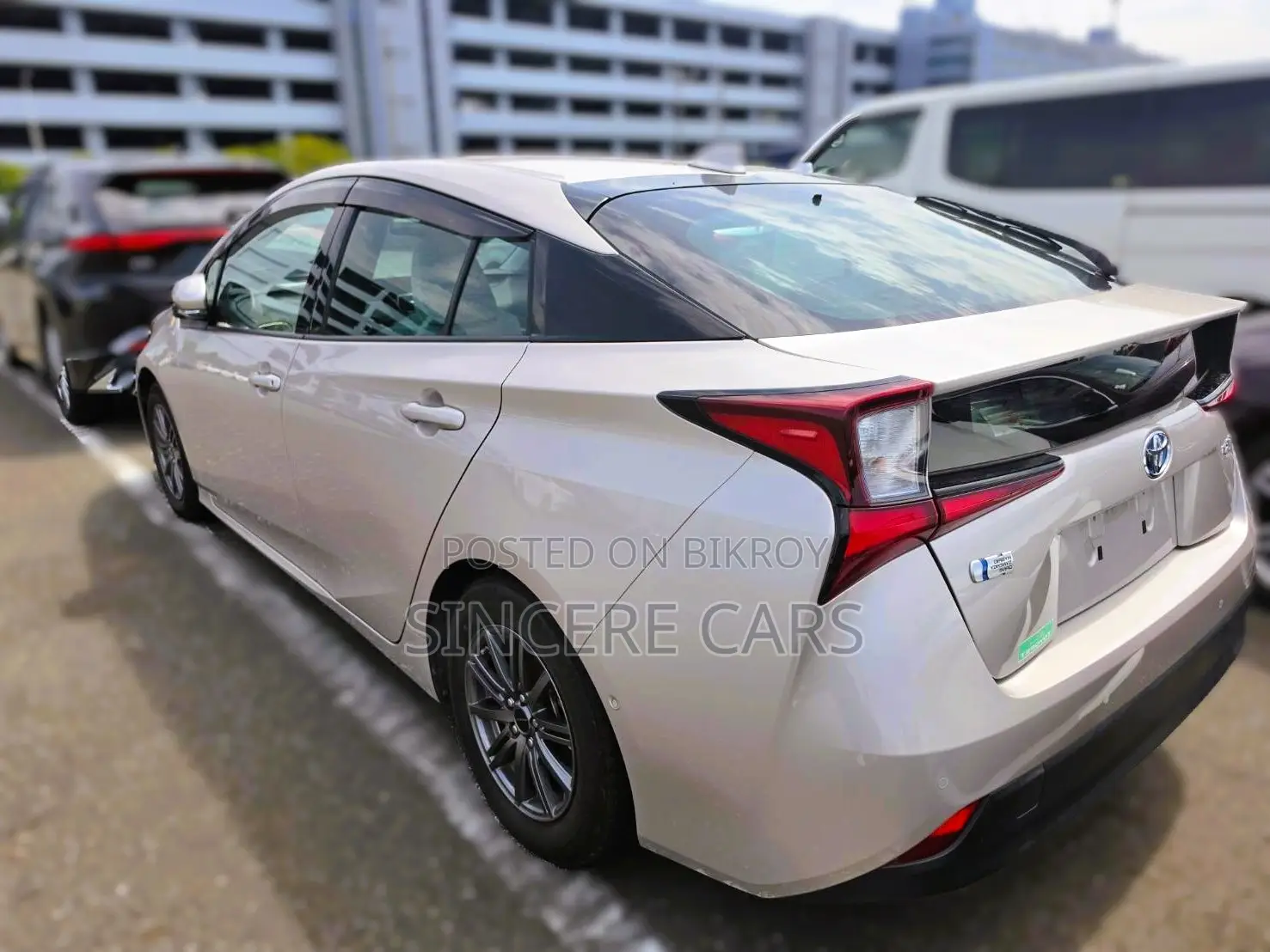 Toyota Prius 2021 Beige
