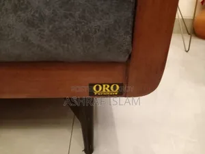 সোফা সেট এবং চা টেবিল