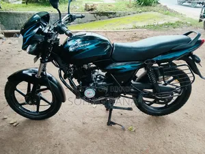 বাজাজ ডিসকভার ১৩৫ ২০০৯ কালো