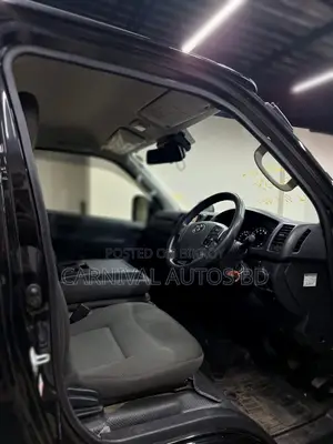 Toyota HiAce 2021 Black