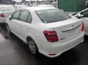 টয়োটা অ্যাক্সিও ২০২১ হোয়াইট