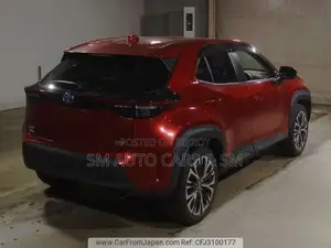 টয়োটা ইয়ারিস ক্রস ২০২১ মেরুন