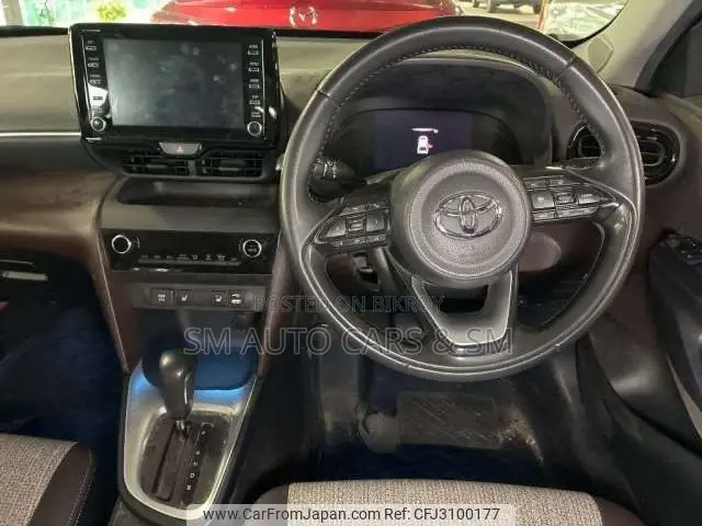 টয়োটা ইয়ারিস ক্রস ২০২১ মেরুন