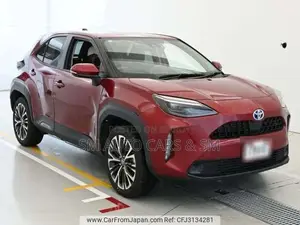 টয়োটা ইয়ারিস ক্রস ২০২১ মেরুন