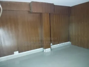 ১০০০ বর্গফুট অফিস স্পেস