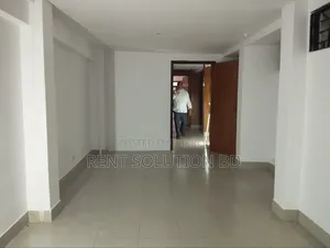 ১০০০ বর্গফুট অফিস স্পেস
