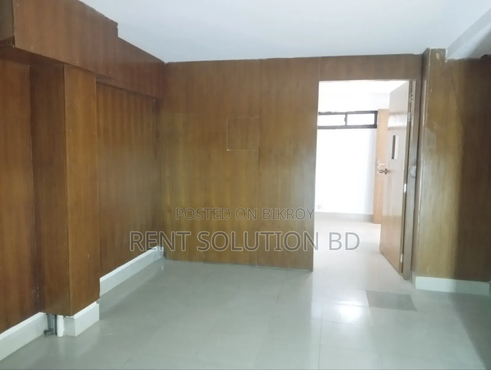 ১০০০ বর্গফুট অফিস স্পেস