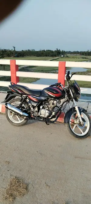 বাজাজ ডিসকভার ১২৫ ২০১৫ কালো