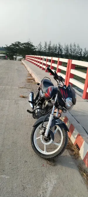 বাজাজ ডিসকভার ১২৫ ২০১৫ কালো