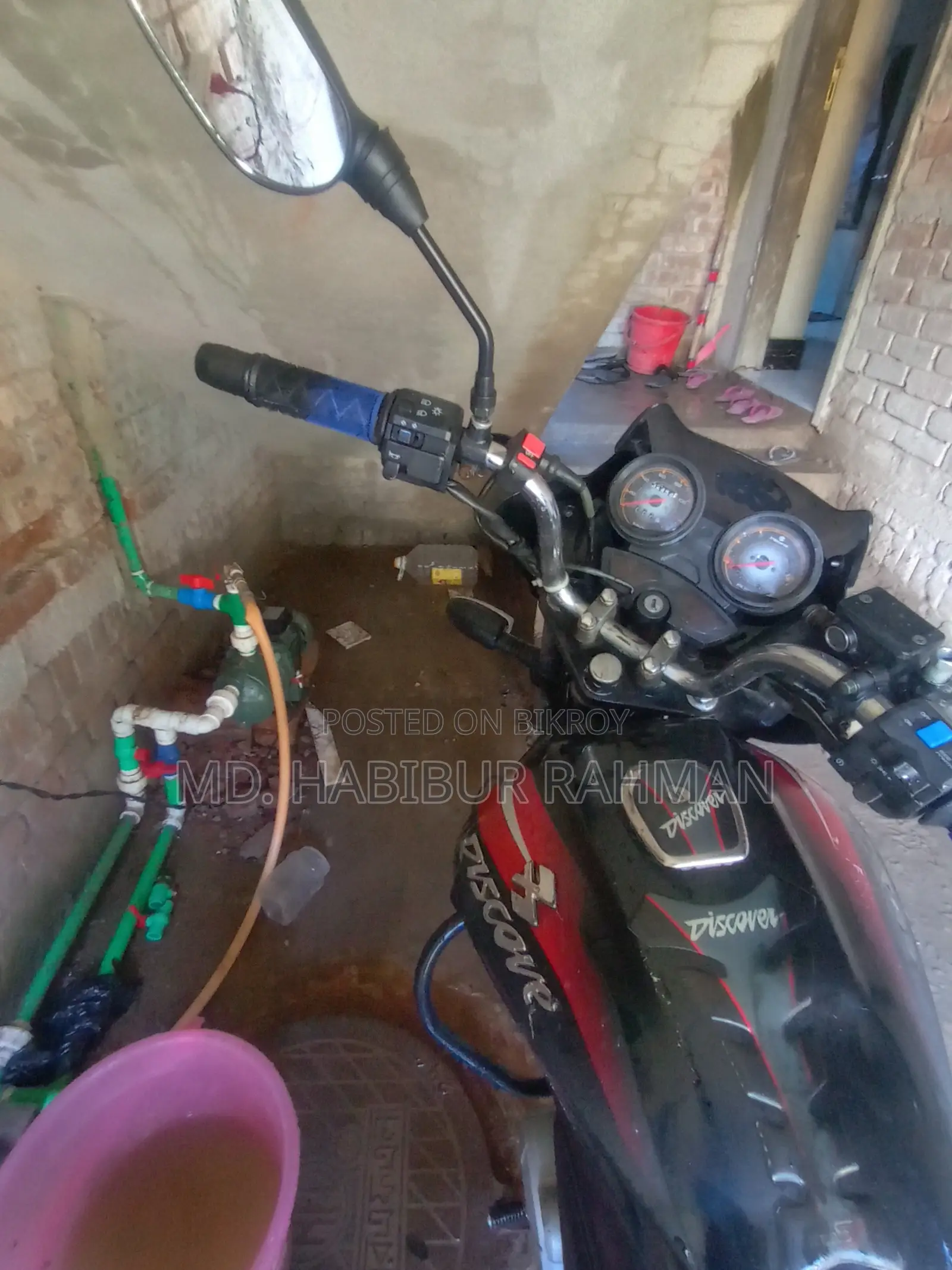 বাজাজ ডিসকভার ১২৫ ২০১৫ কালো