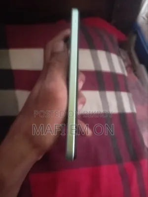 New Vivo 4 GB Green