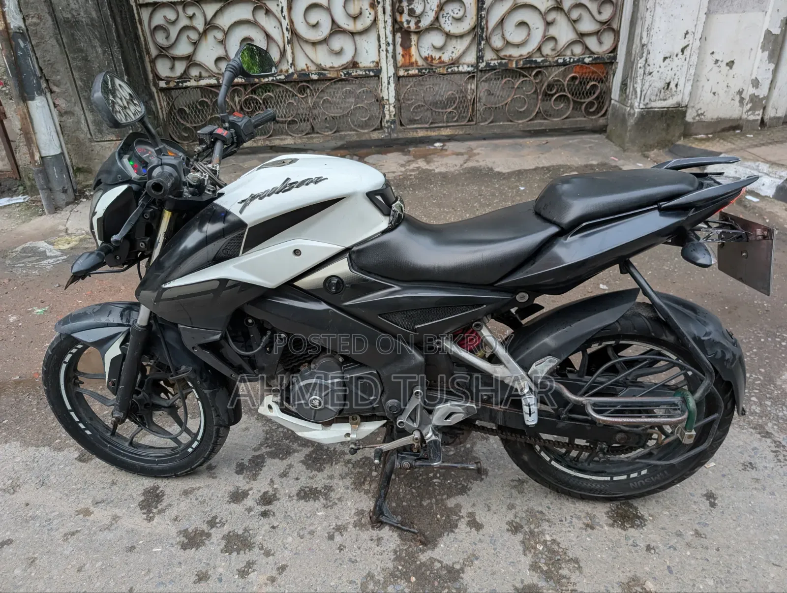 বাজাজ পালসার এনএস ১৬০ ২০১৮ হোয়াইট