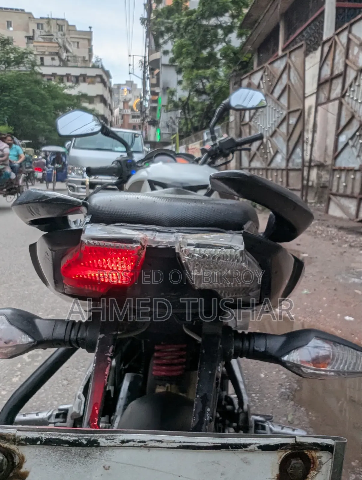 বাজাজ পালসার এনএস ১৬০ ২০১৮ হোয়াইট