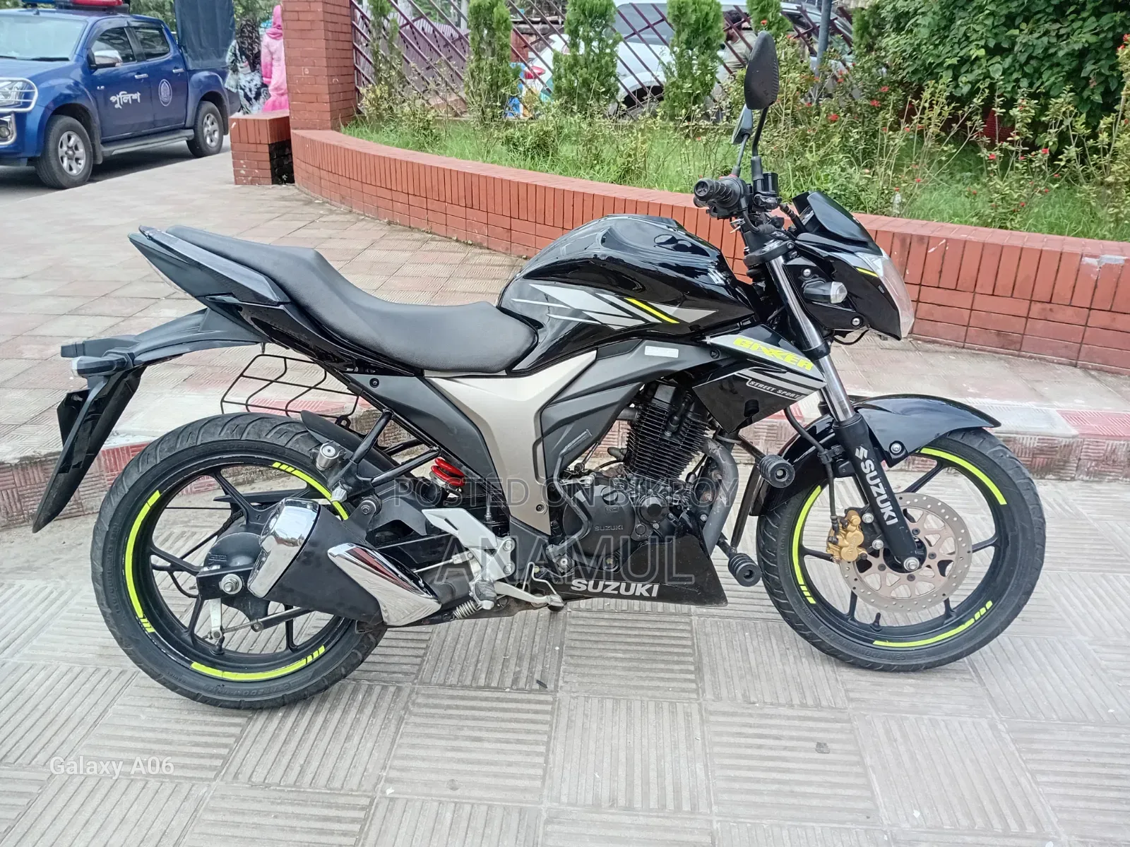 সুজুকি জিক্সার ২০২৪ কালো