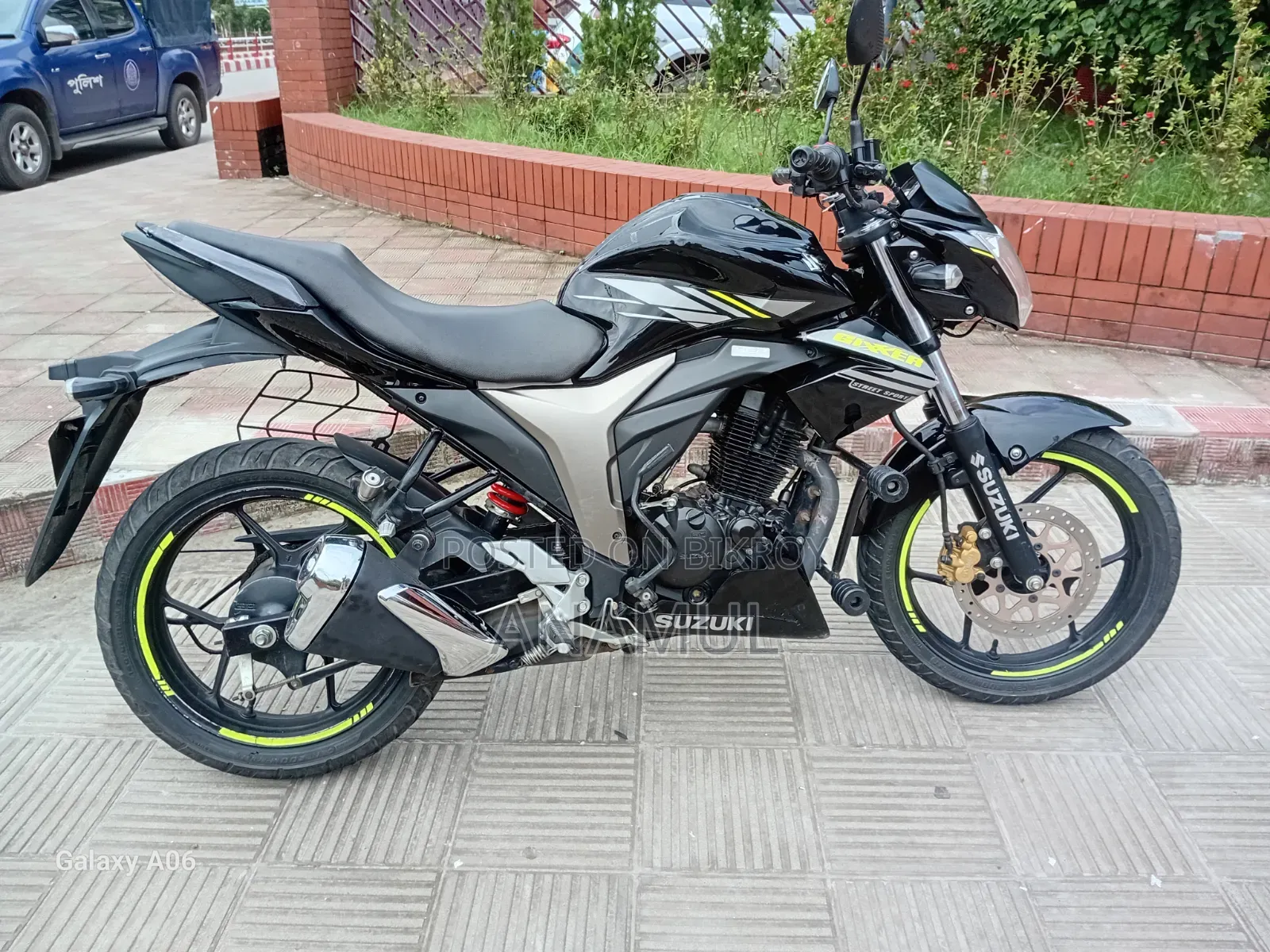 সুজুকি জিক্সার ২০২৪ কালো