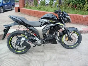 সুজুকি জিক্সার ২০২৪ কালো