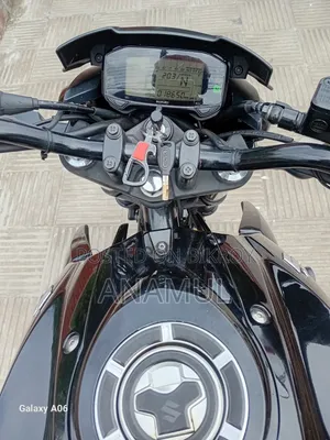 সুজুকি জিক্সার ২০২৪ কালো