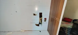 রিডিং টেবিল