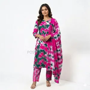 আকর্ষণীয় ট্র্যাডিশনাল বাটিক থ্রি-পিস (Batik Three Piece)
