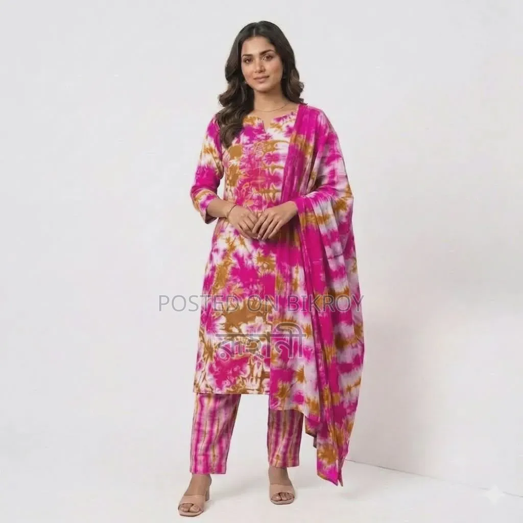 আকর্ষণীয় ট্র্যাডিশনাল বাটিক থ্রি-পিস (Batik Three Piece)