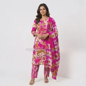 আকর্ষণীয় ট্র্যাডিশনাল বাটিক থ্রি-পিস (Batik Three Piece)