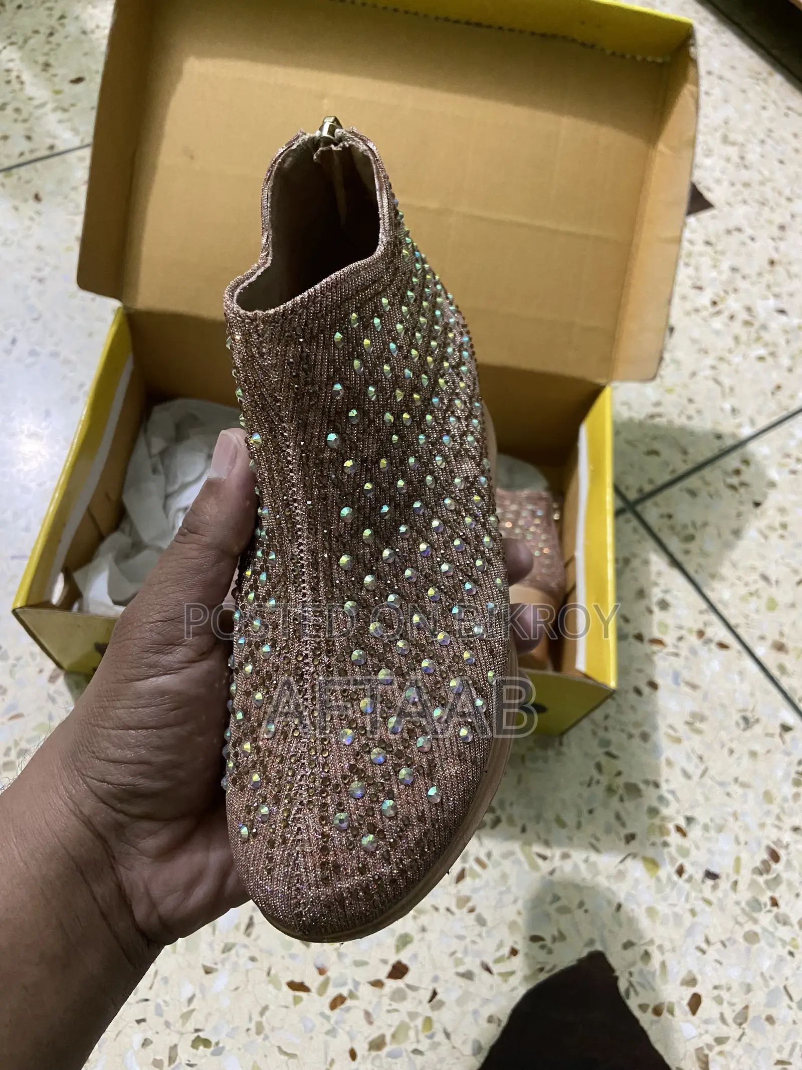 Girl’s Shoe