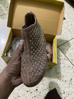 Girl’s Shoe