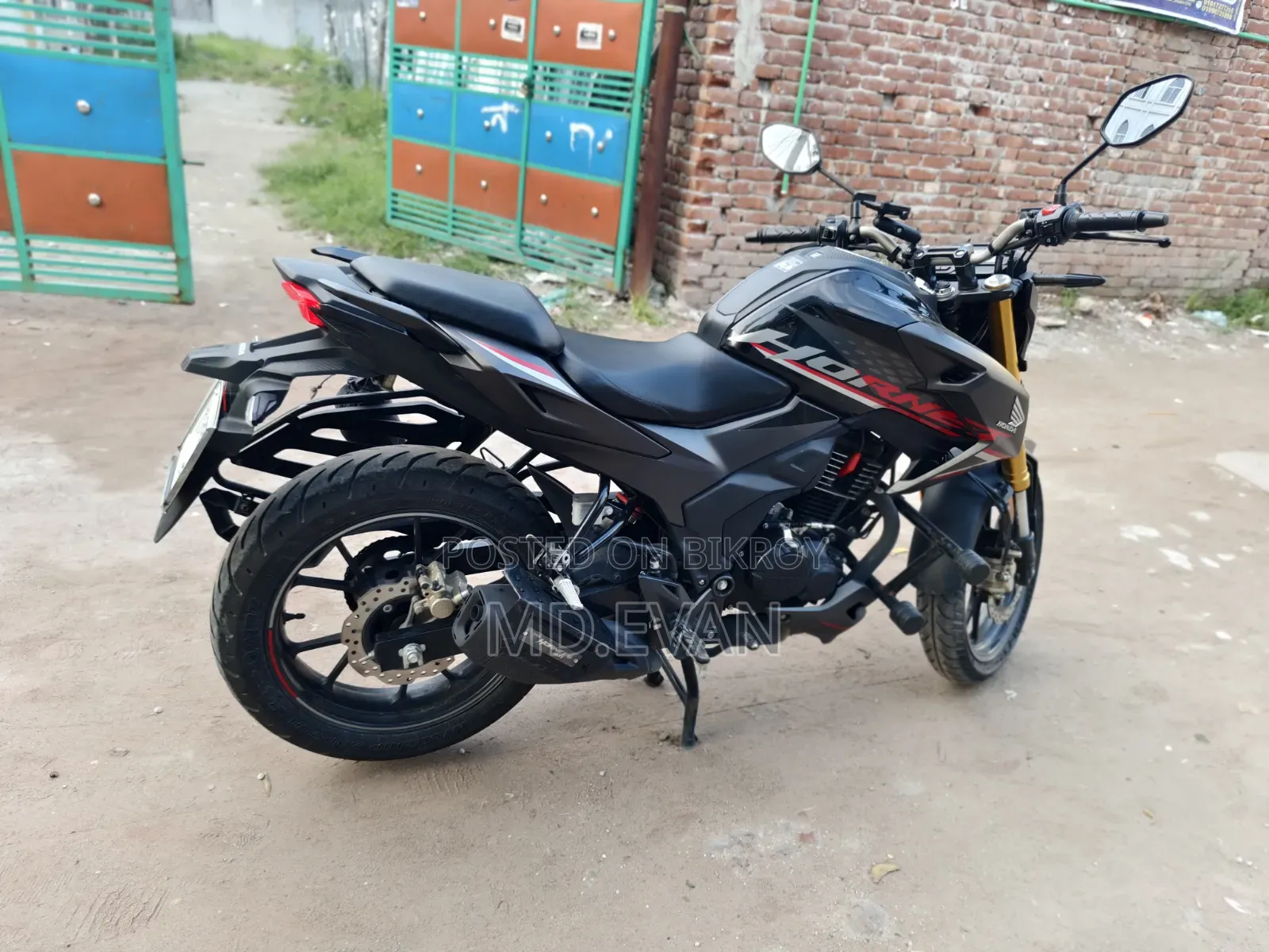হোন্ডা হরনেট ২০২৫ ব্ল্যাক