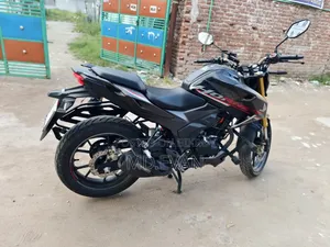 হোন্ডা হরনেট ২০২৫ ব্ল্যাক