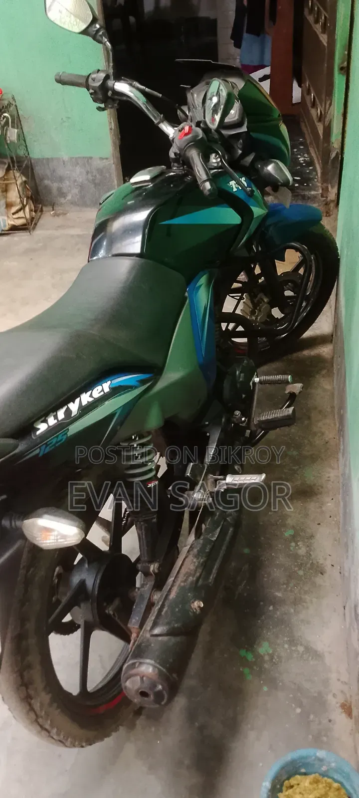 টিভিএস স্ট্রাইকার ১২৫ ২০২১ কালো