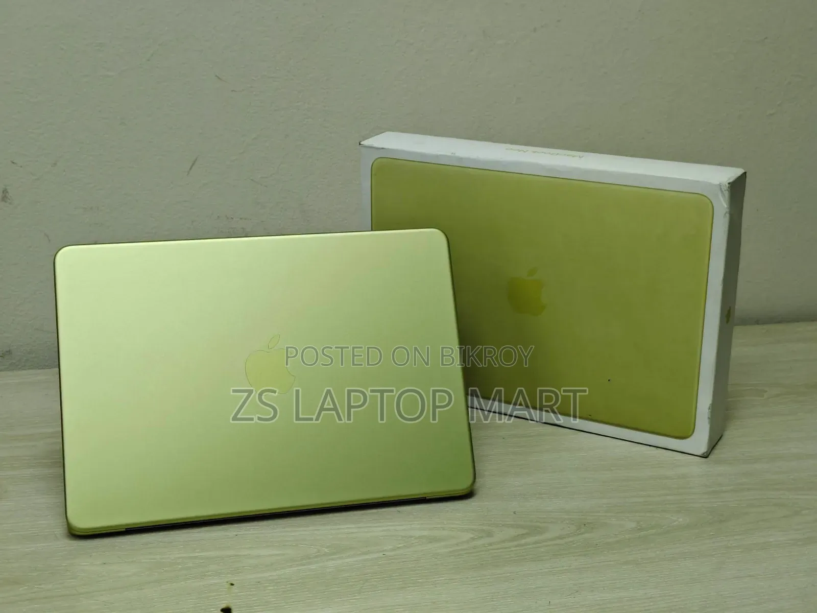 Laptop Apple 8GB Apple M1 Max SSD 256GB