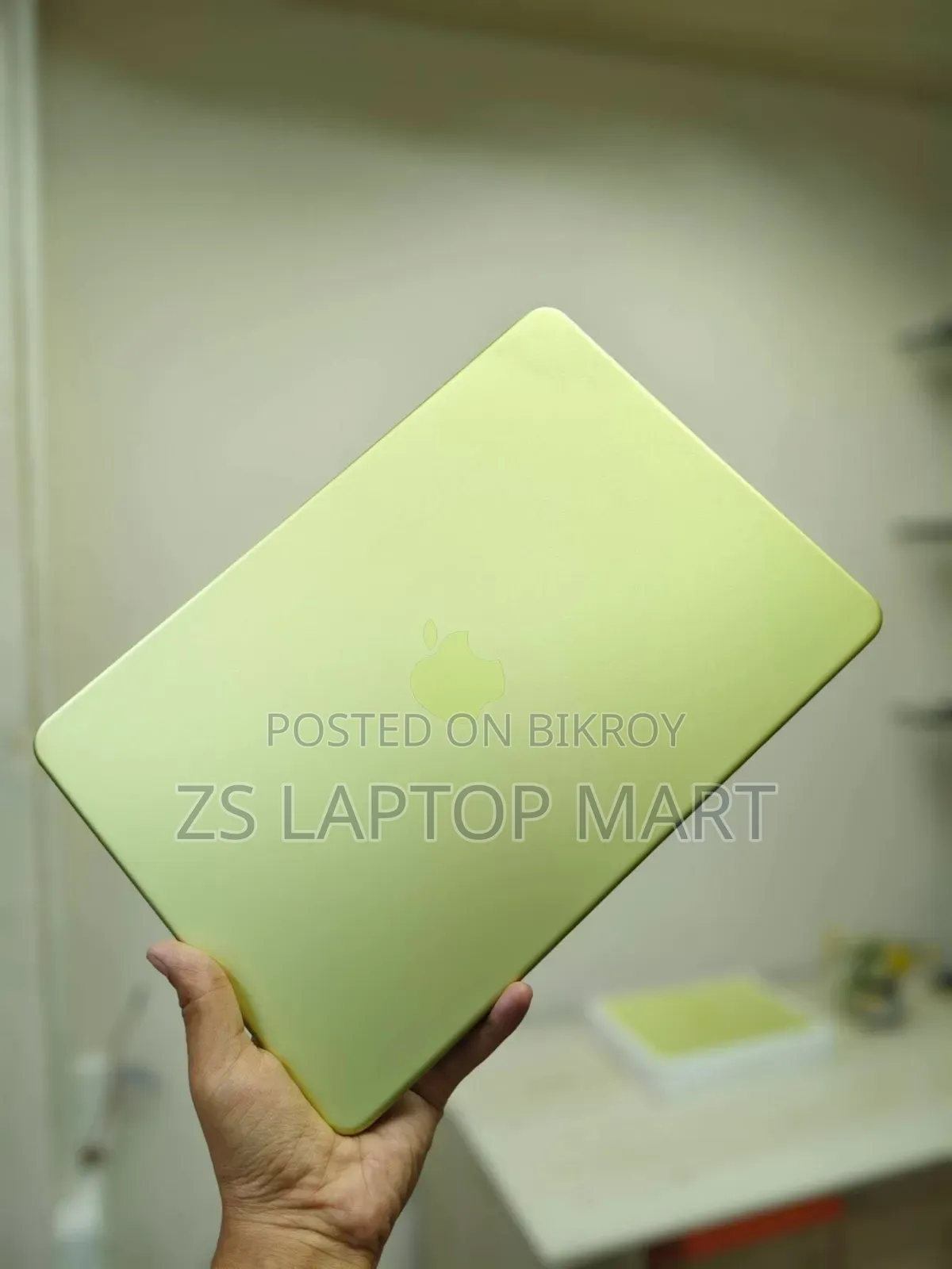 Laptop Apple 8GB Apple M1 Max SSD 256GB