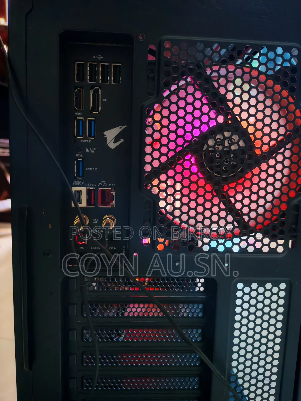 Gigabyte GB-BKi3A-7100 8GB AMD Ryzen 3 SSHD (Hybrid) 1T