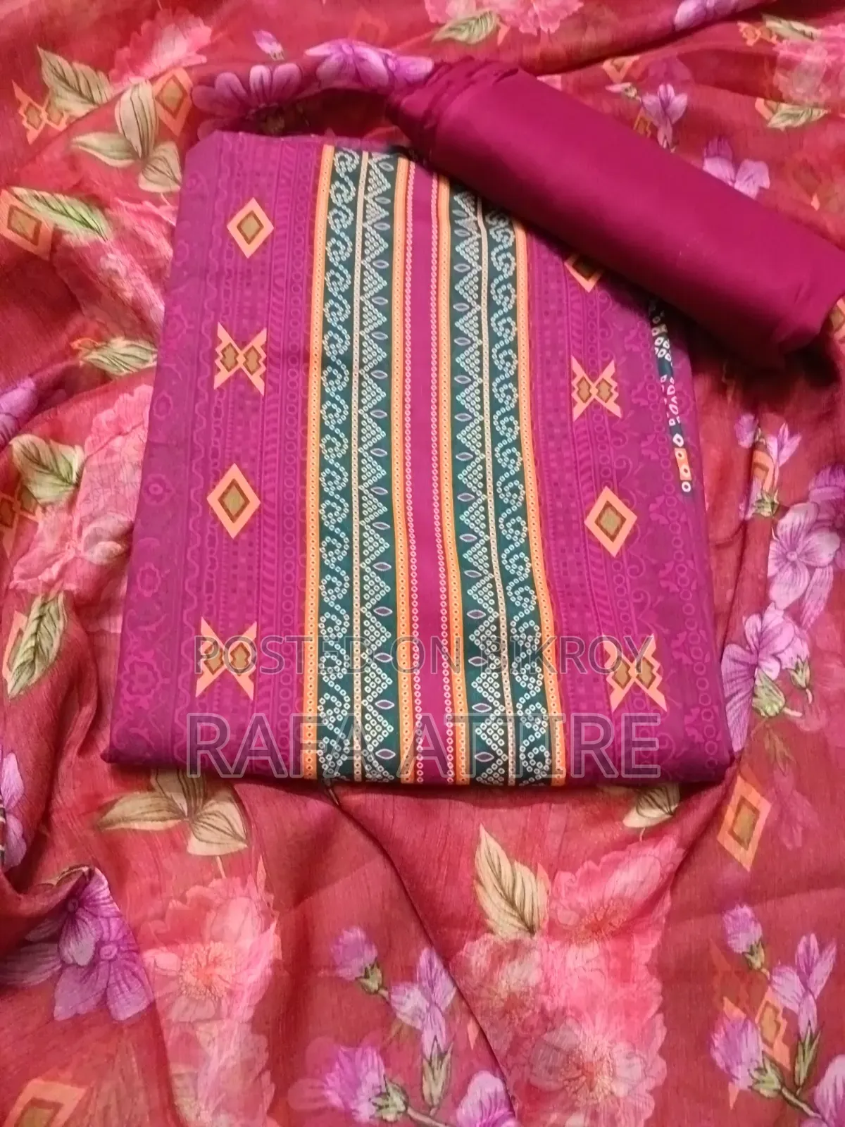 "বোল্ড ম্যাজেন্টা নাকি সফট ফ্লোরাল—আপনার লুকে কোনটা বেশি মানাবে বলতো?