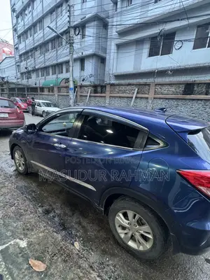 Honda Vezel 1.5 Two-Wheel Drive 2014