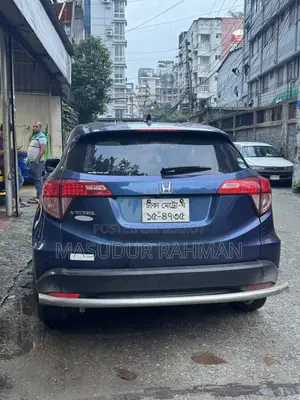 Honda Vezel 1.5 Two-Wheel Drive 2014