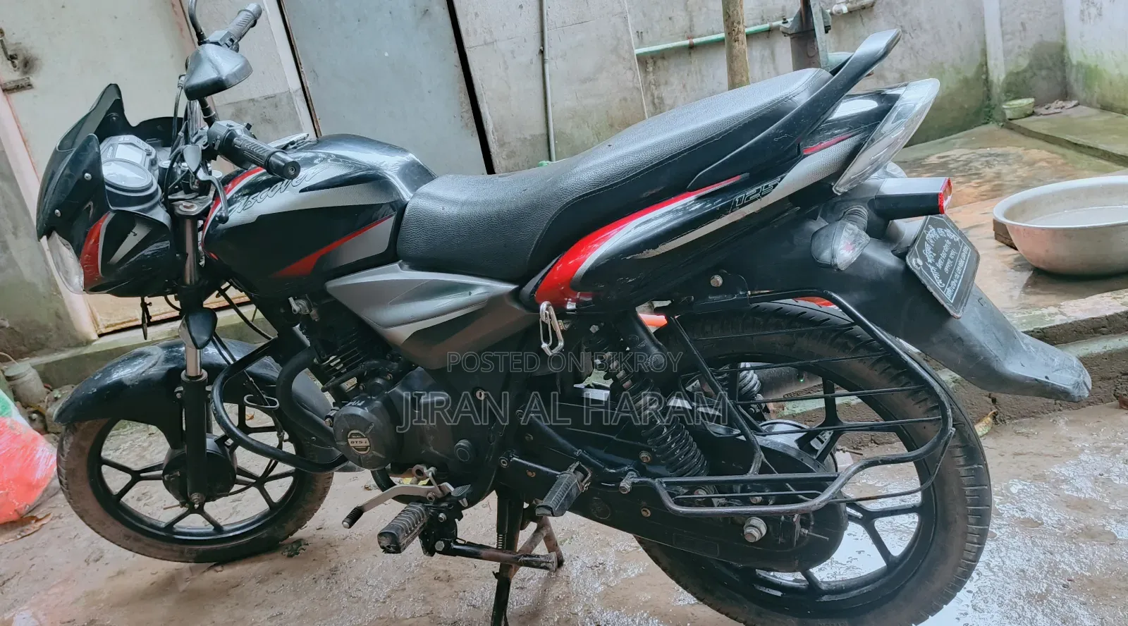 বাজাজ ডিসকভার ১২৫ ২০১৯ কালো